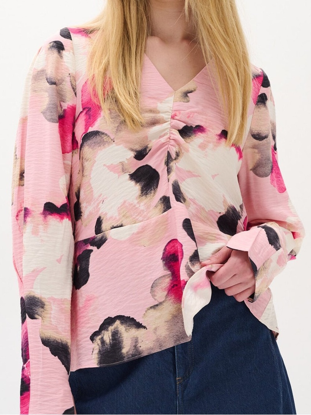InWear Vanilla Blouse Pale Pink Flower Clouds NWT 2 long sleeve v-neck romantic